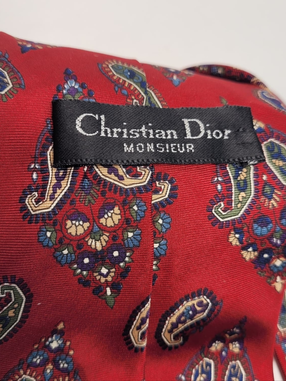 Christian Dior Vintage Red Paisley 100% Silk Tie Mens 6x55 Formal Professional L